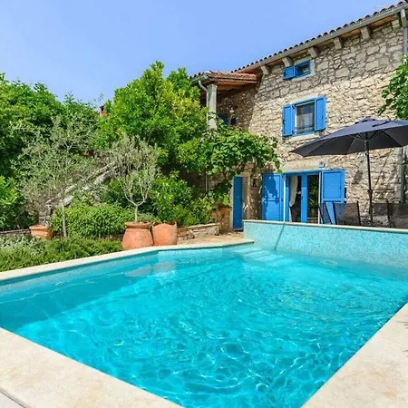 Annette With Pool & Sauna